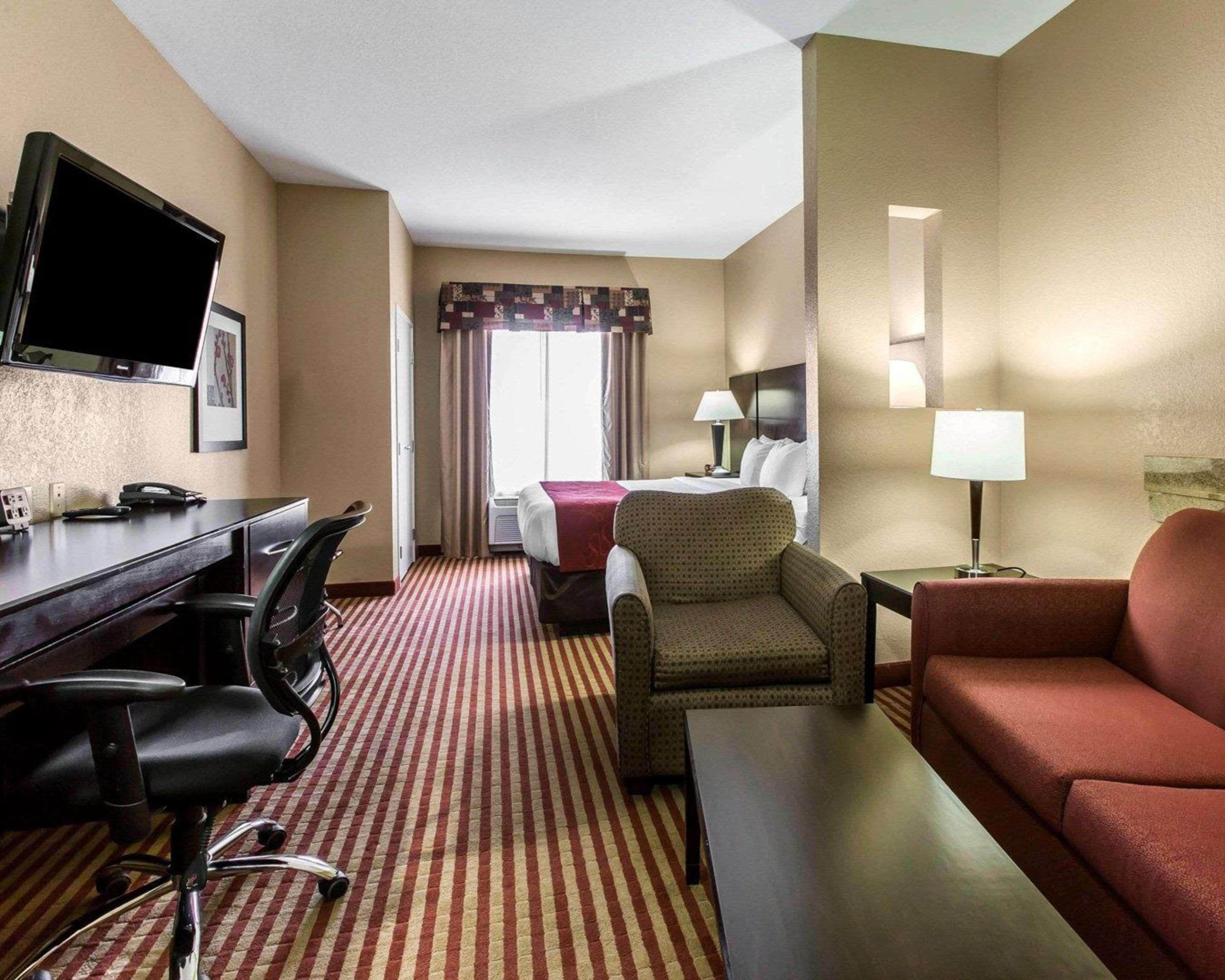 Comfort Suites Уэйкросс Экстерьер фото
