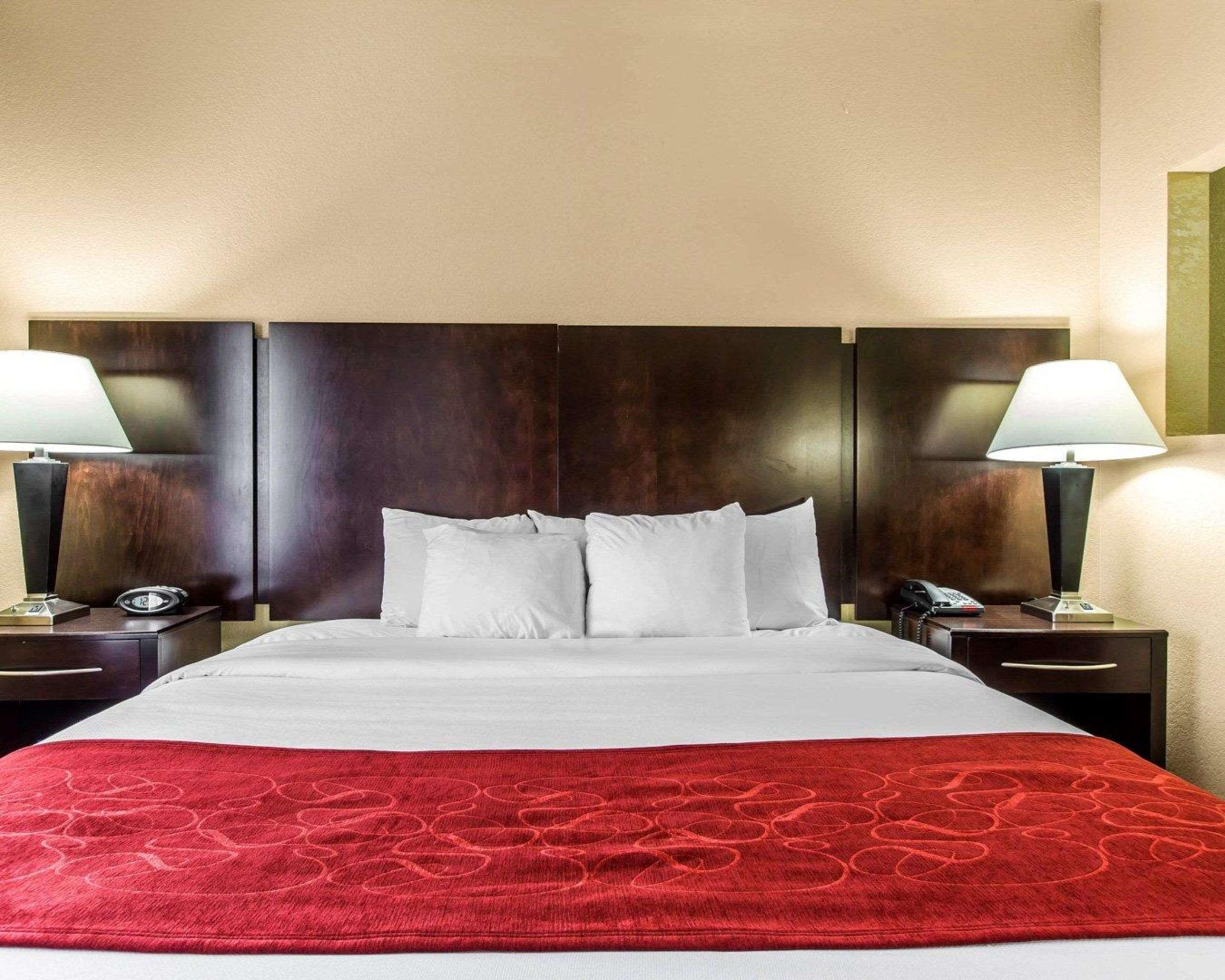 Comfort Suites Уэйкросс Экстерьер фото