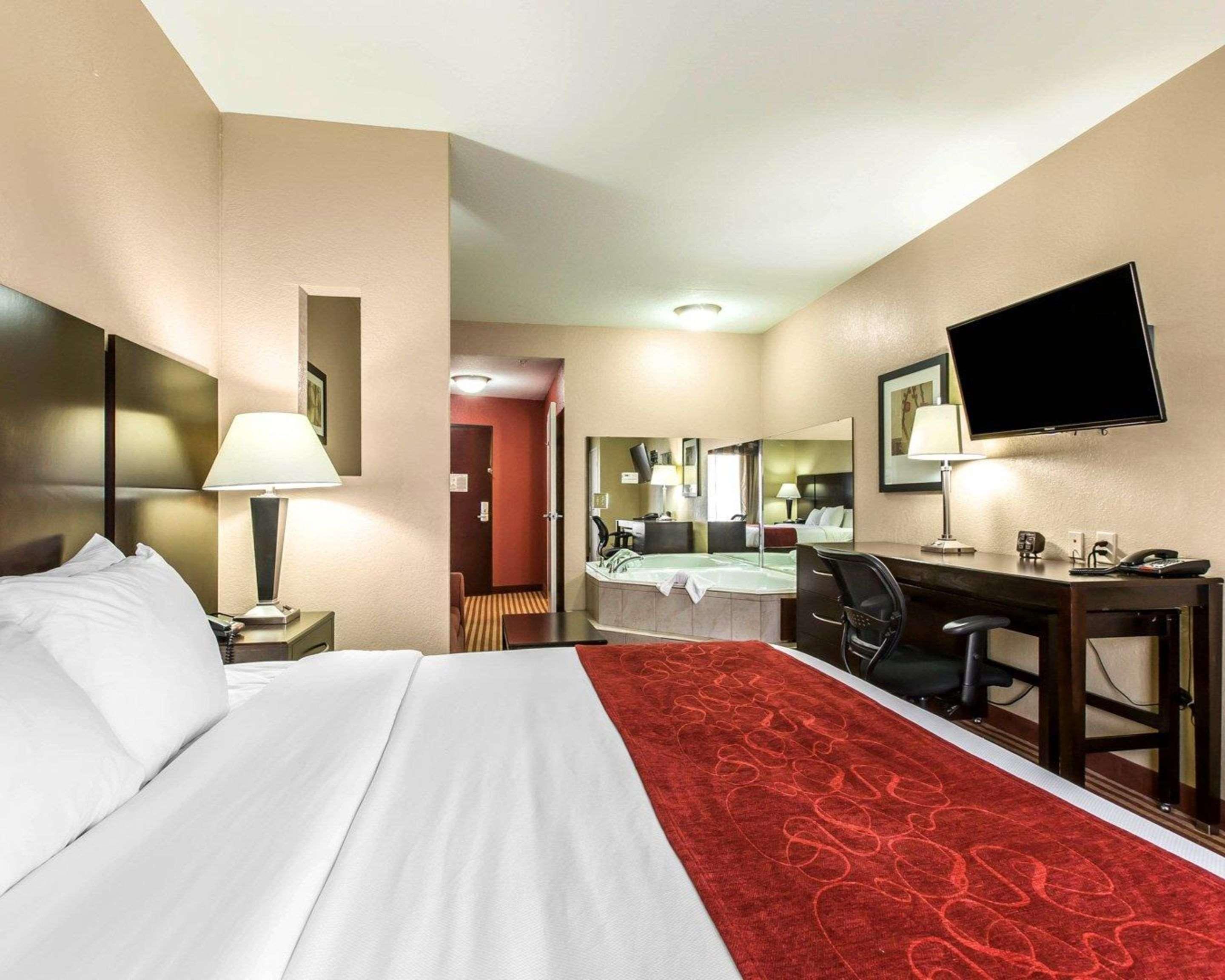Comfort Suites Уэйкросс Экстерьер фото