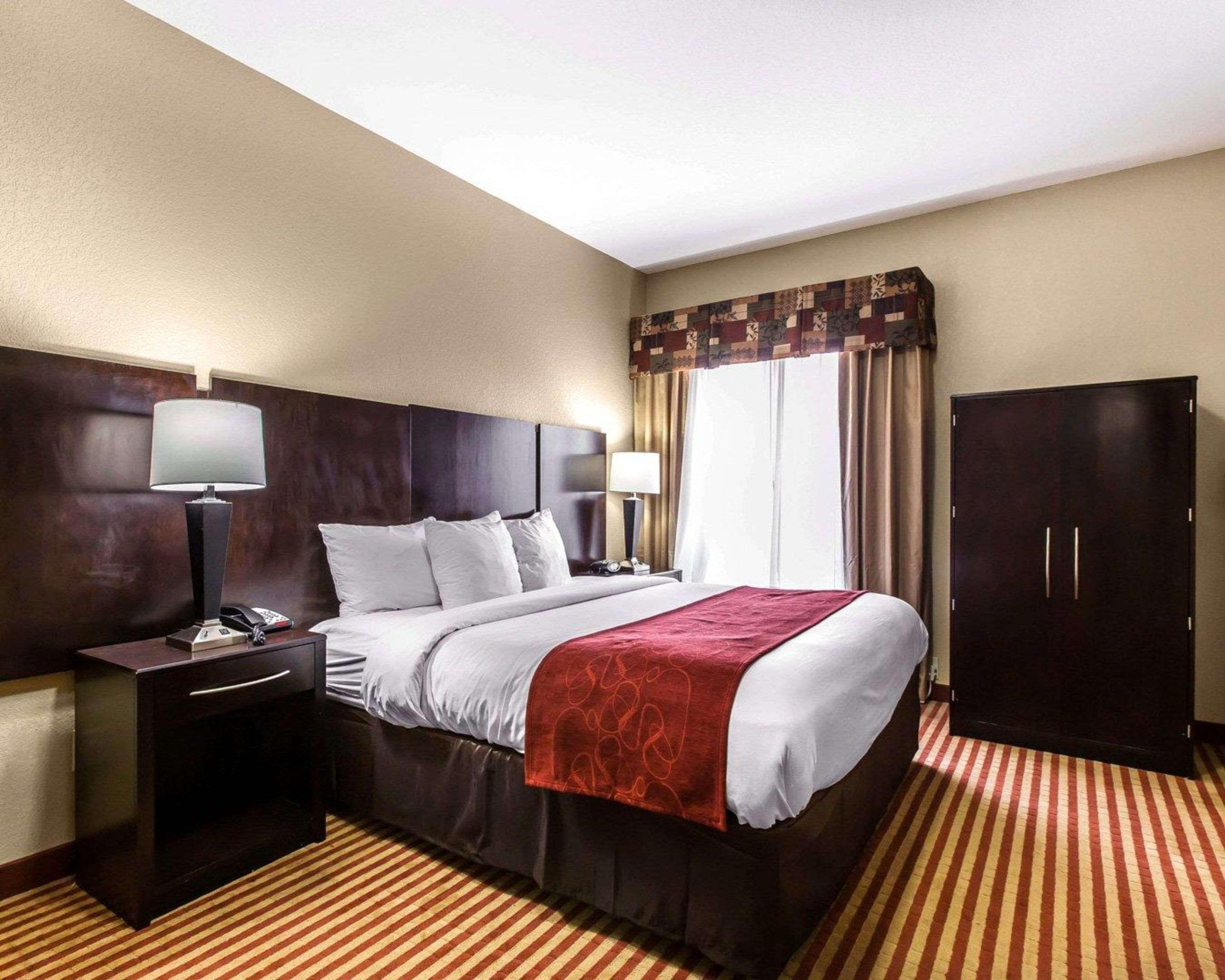 Comfort Suites Уэйкросс Экстерьер фото