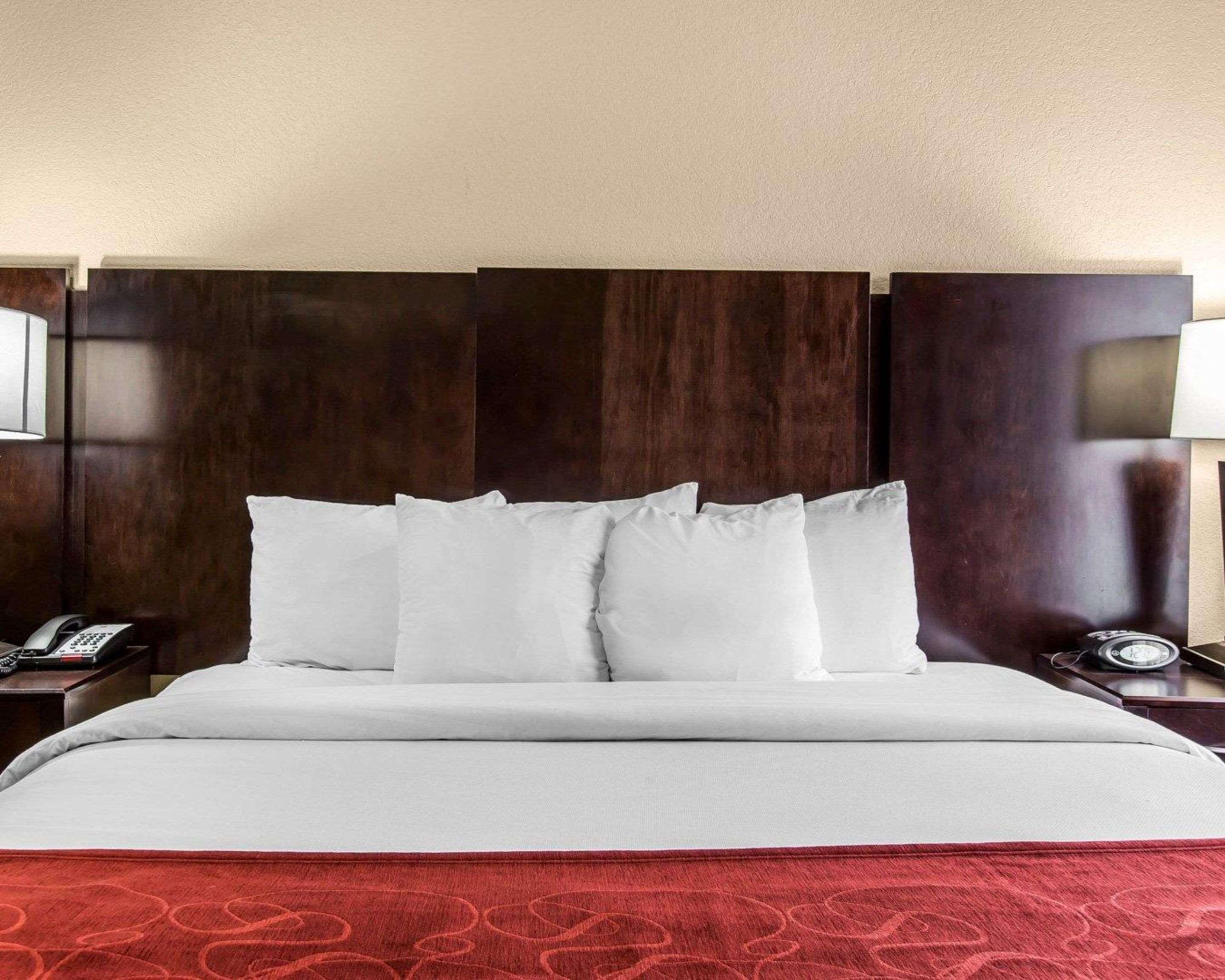 Comfort Suites Уэйкросс Экстерьер фото