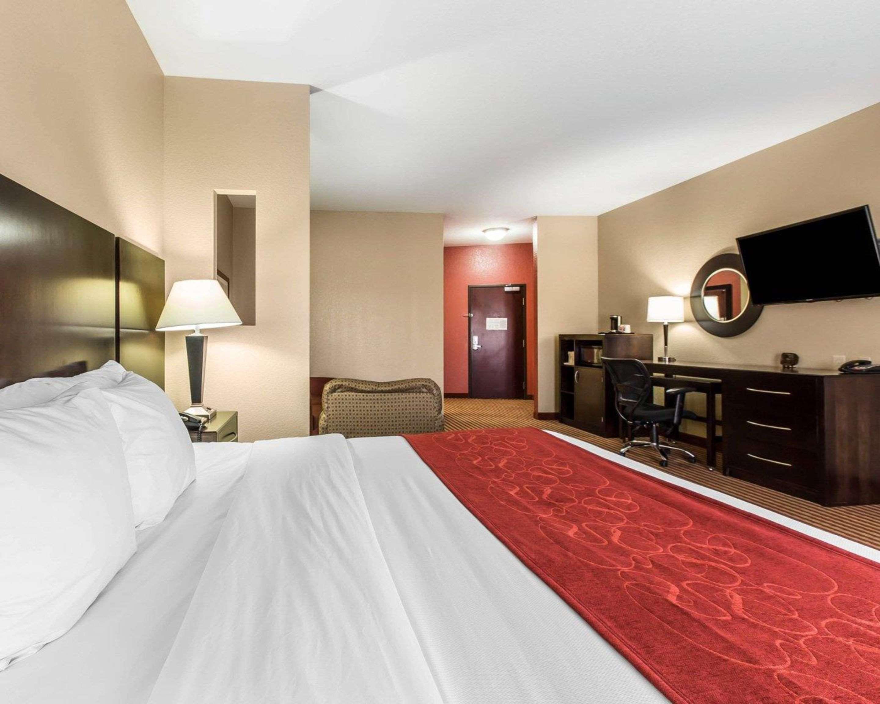 Comfort Suites Уэйкросс Экстерьер фото