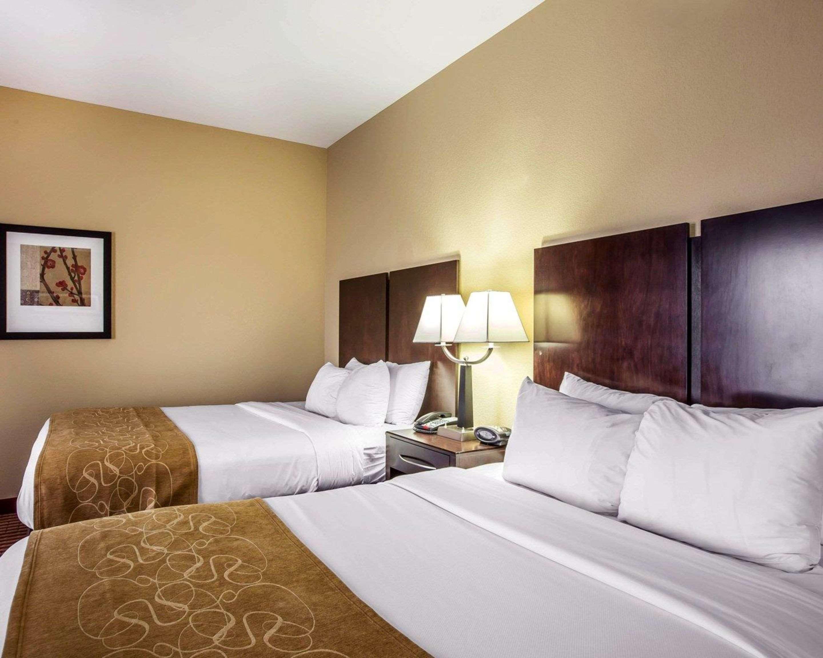 Comfort Suites Уэйкросс Экстерьер фото