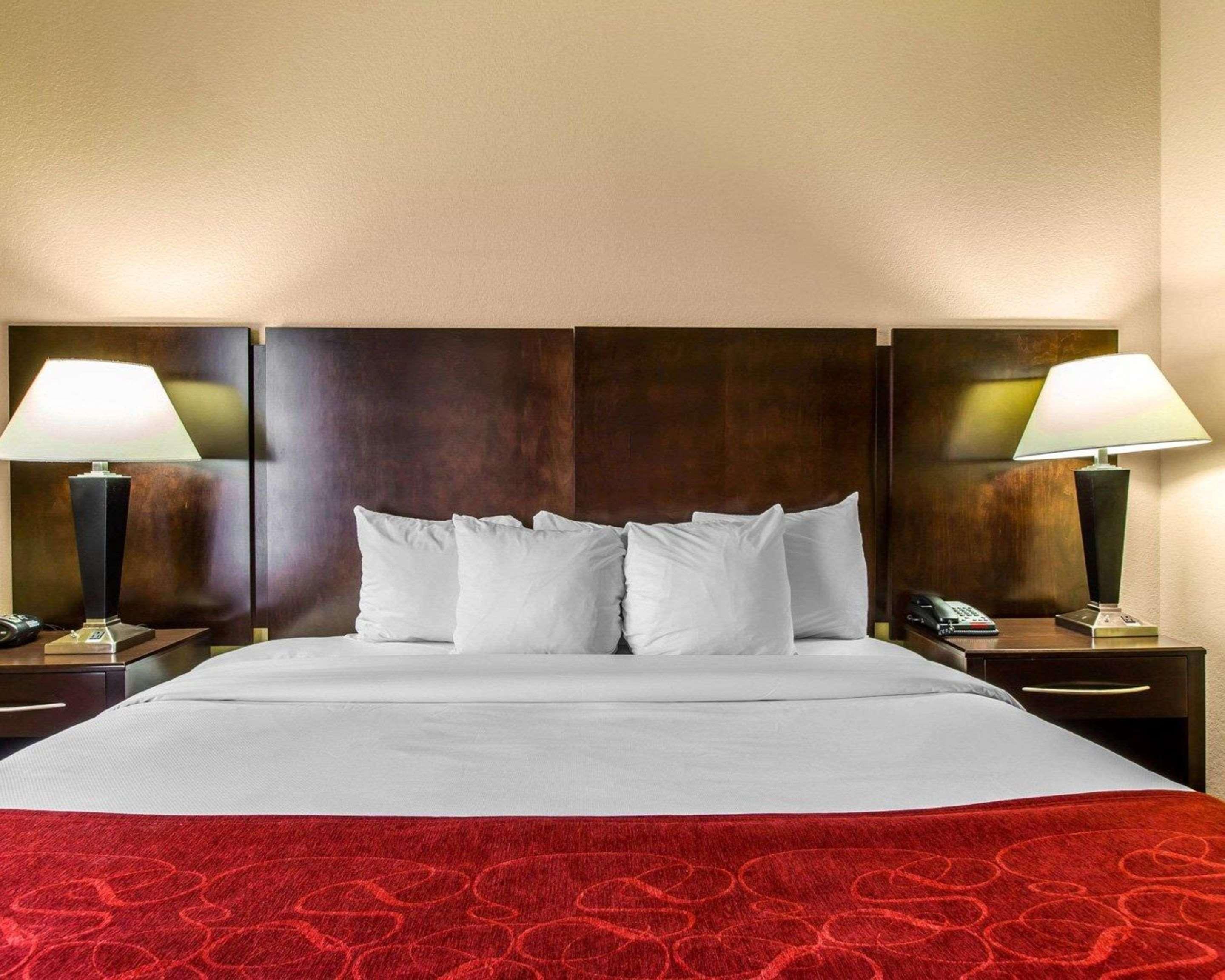 Comfort Suites Уэйкросс Экстерьер фото