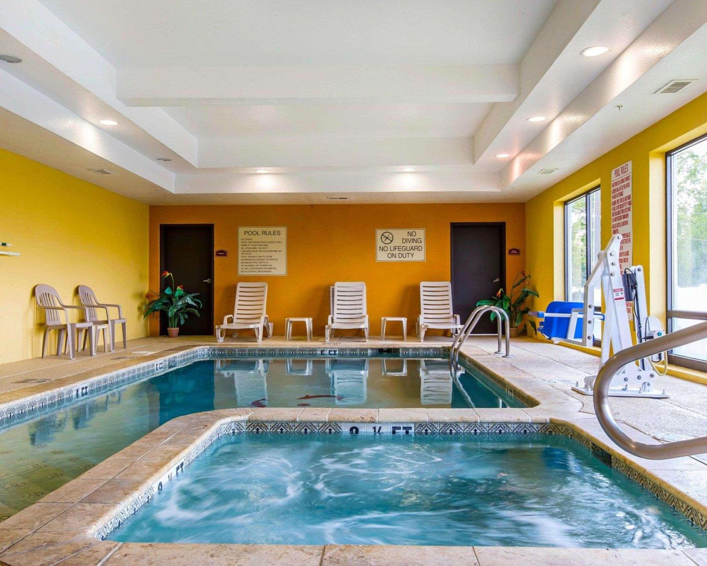 Comfort Suites Уэйкросс Экстерьер фото