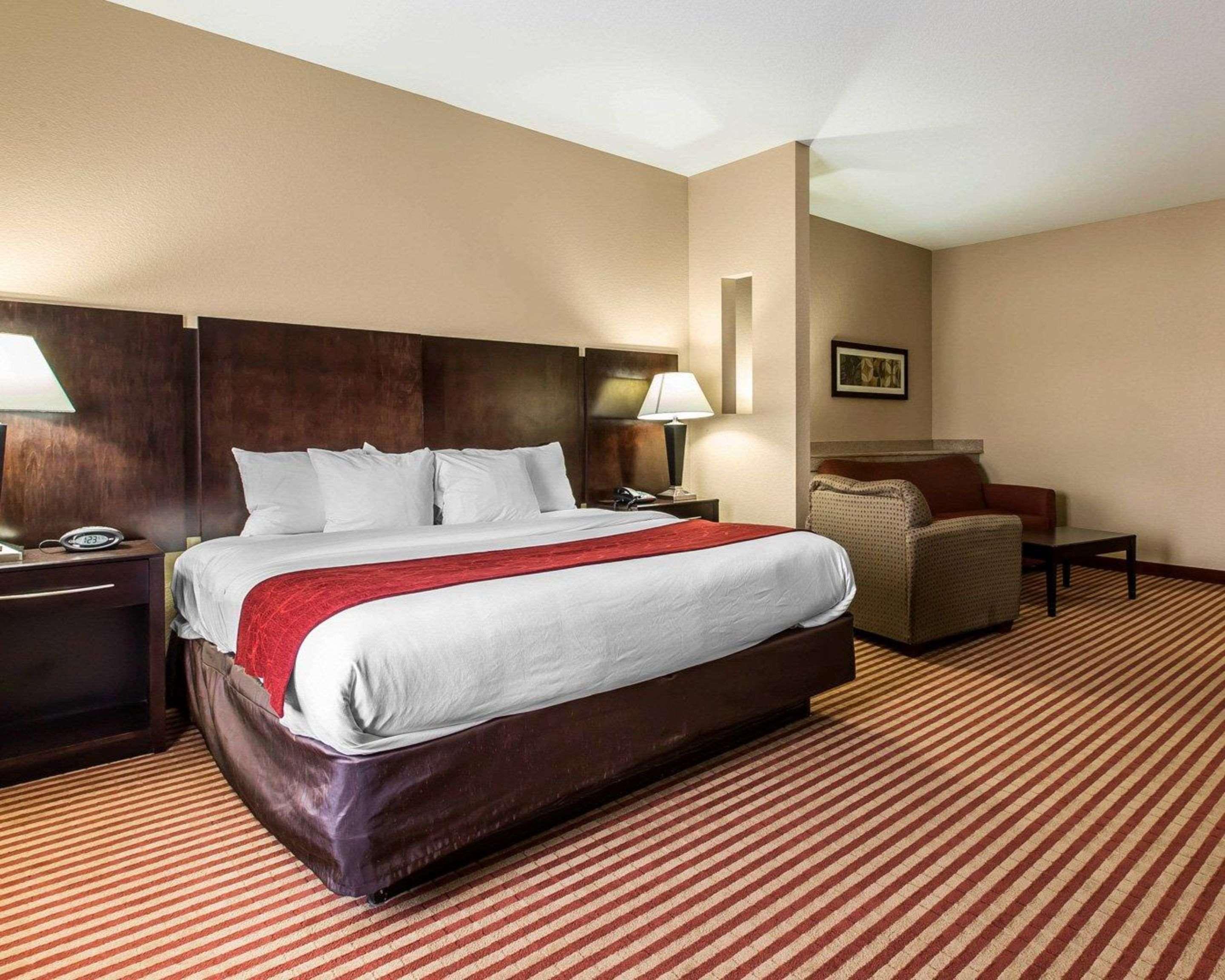 Comfort Suites Уэйкросс Экстерьер фото