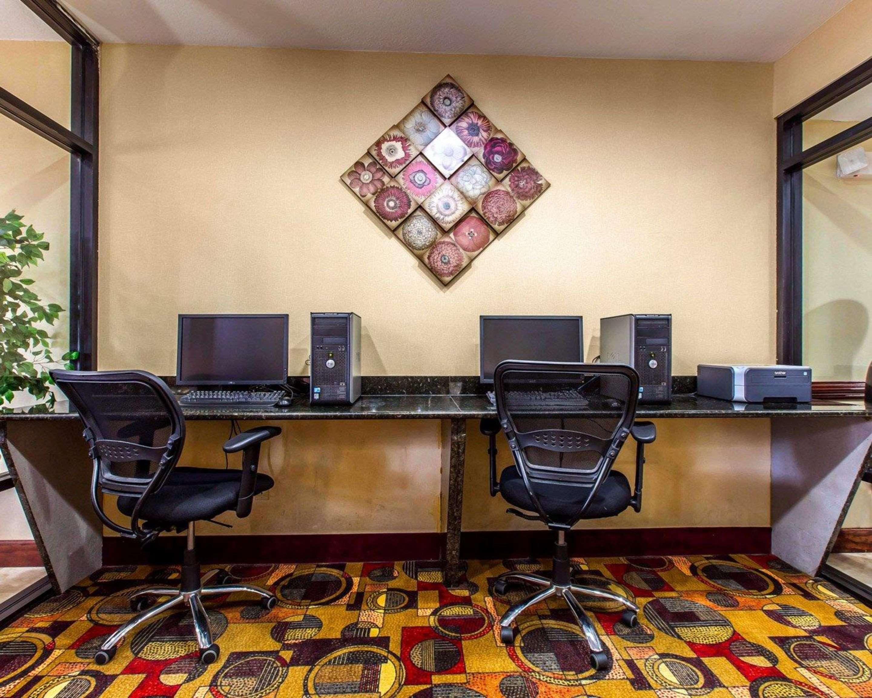 Comfort Suites Уэйкросс Экстерьер фото