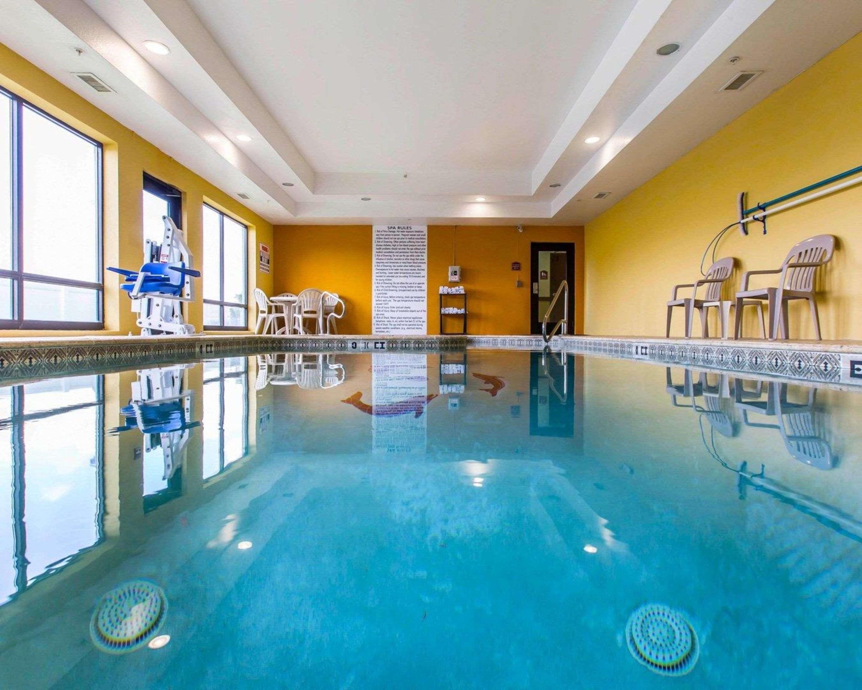 Comfort Suites Уэйкросс Экстерьер фото