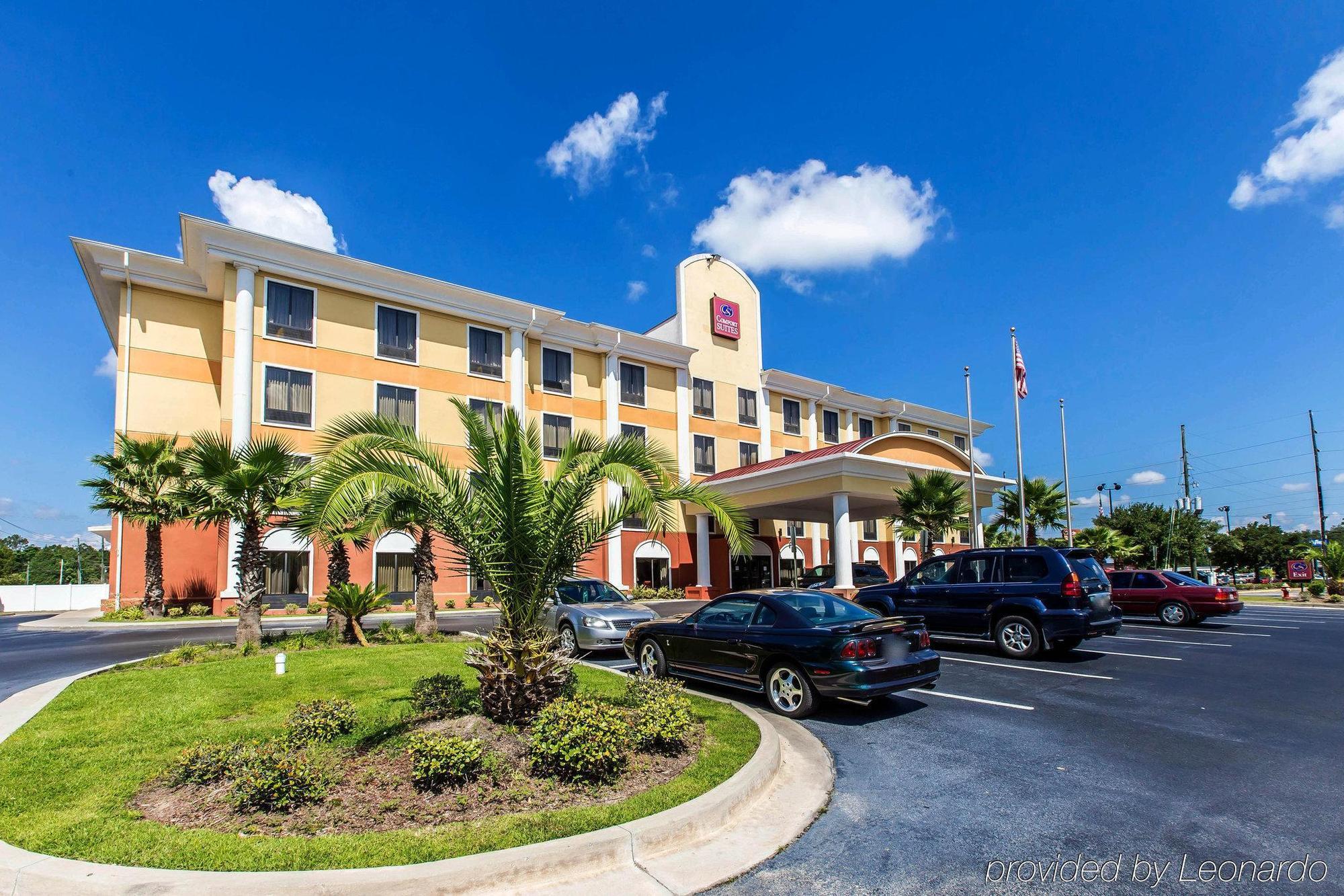 Comfort Suites Уэйкросс Экстерьер фото