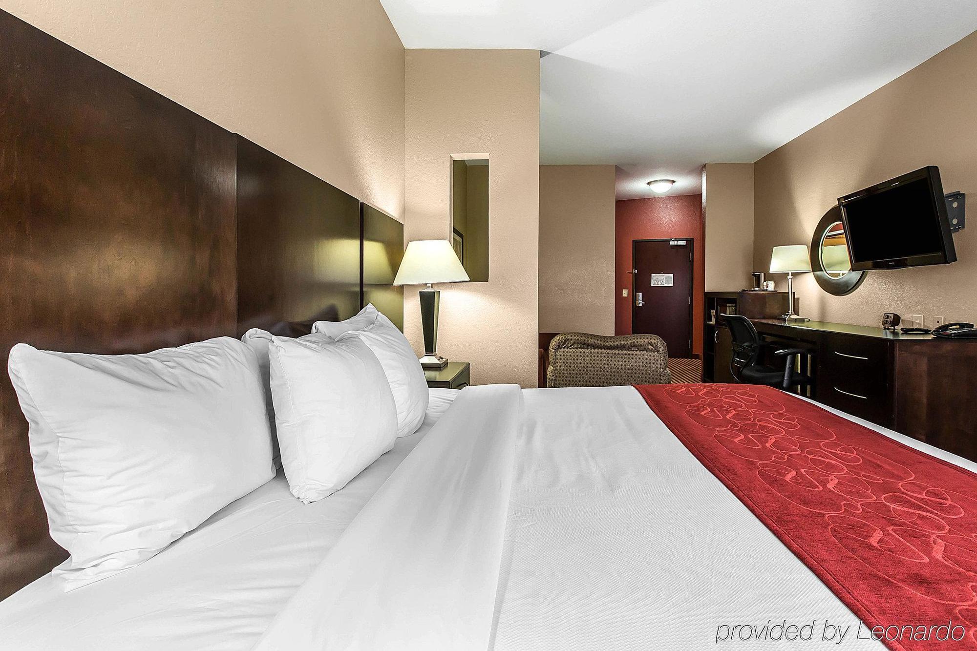 Comfort Suites Уэйкросс Экстерьер фото