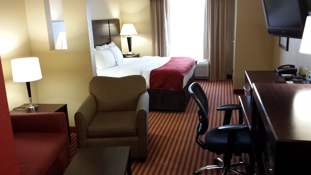 Comfort Suites Уэйкросс Экстерьер фото