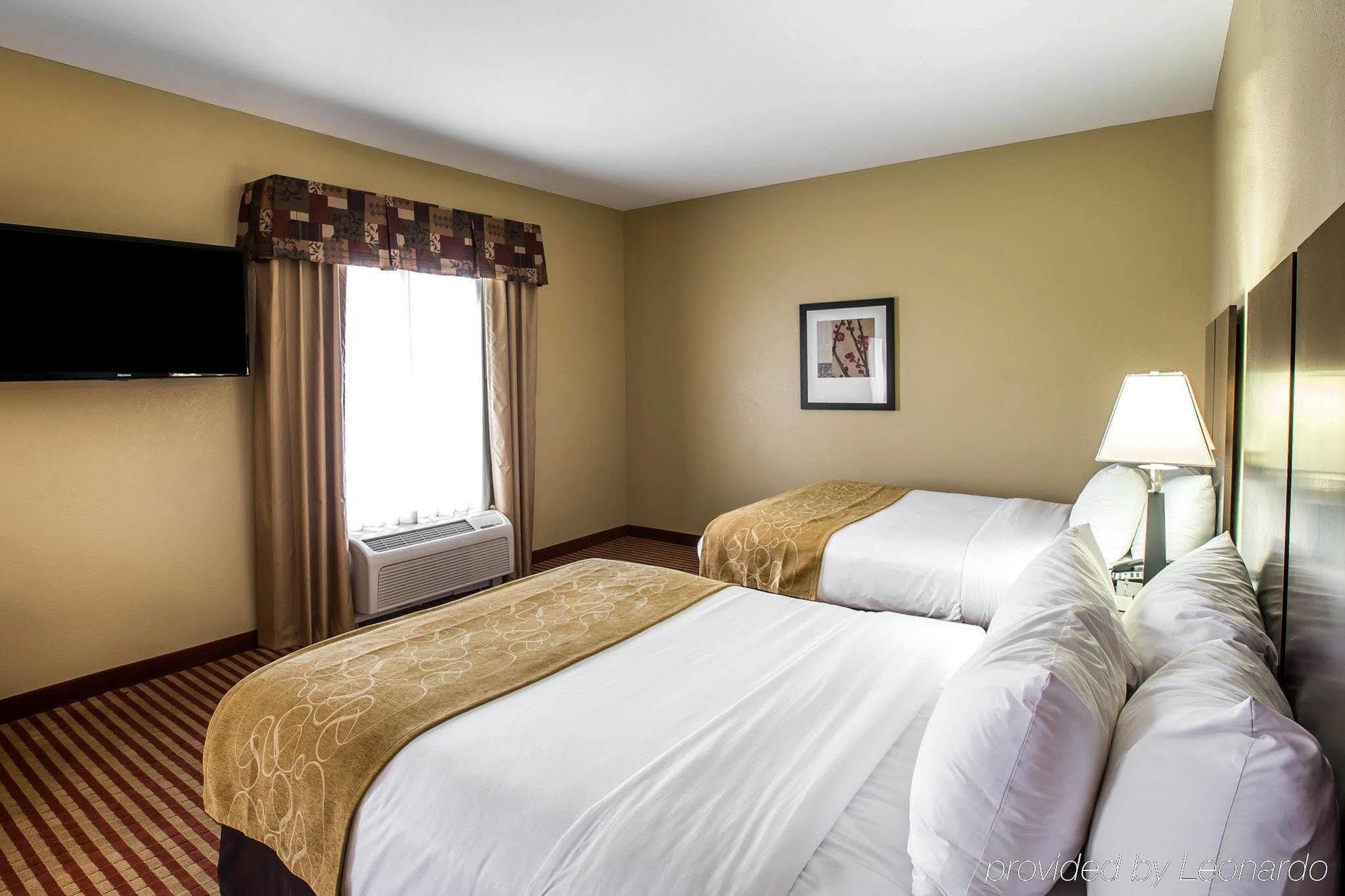 Comfort Suites Уэйкросс Экстерьер фото